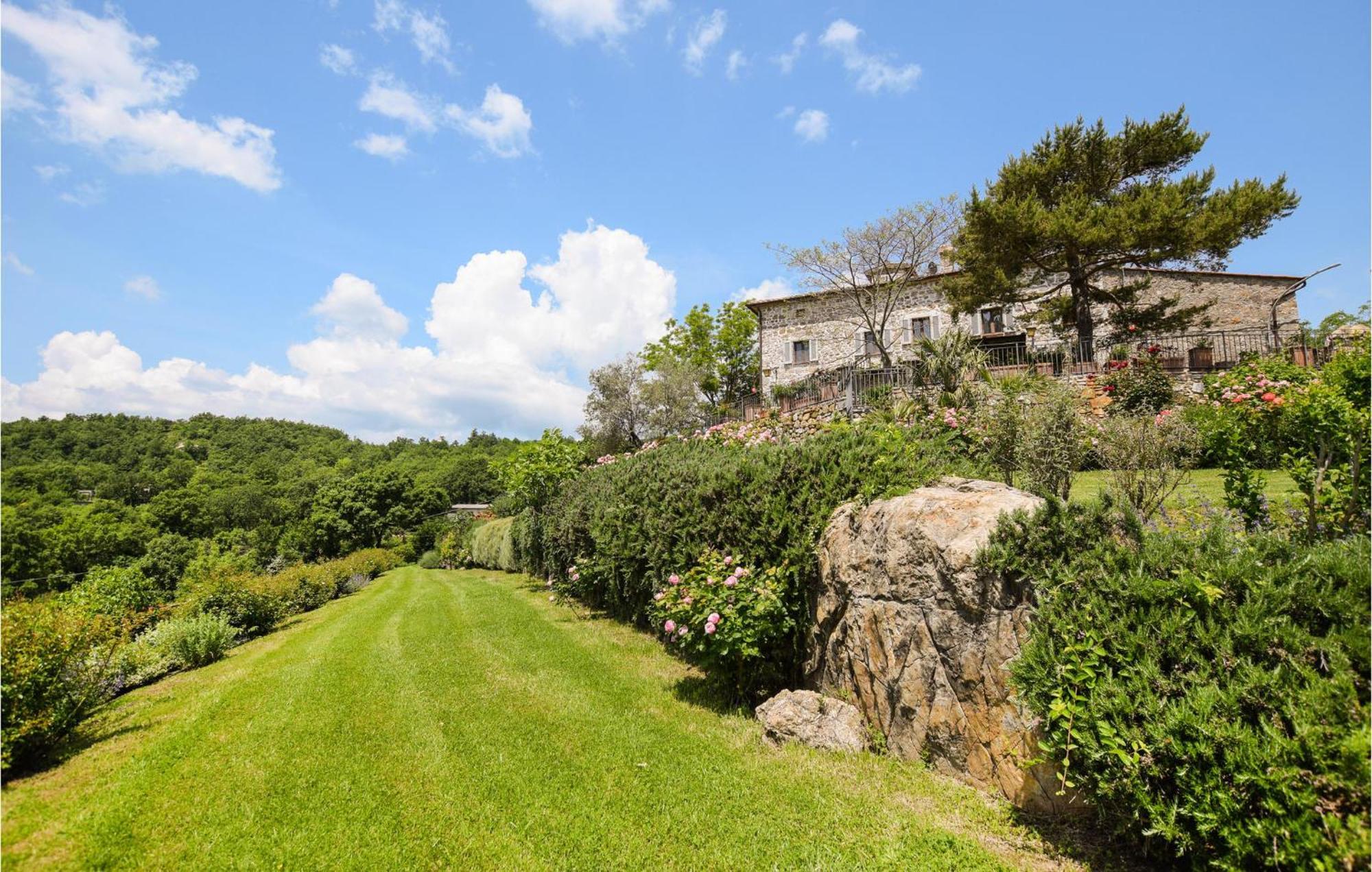 Lovely Apartment In Loc, Scalabrelli With Wifi Catabbio Eksteriør bilde