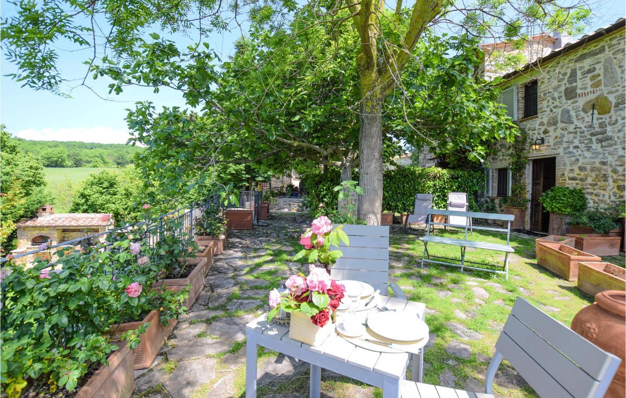Lovely Apartment In Loc, Scalabrelli With Wifi Catabbio Eksteriør bilde